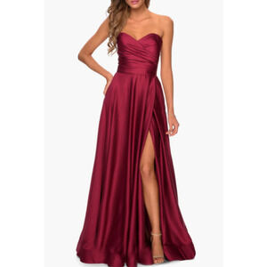 La Femme Burgundy Ruched Formal Gown – Size 8
